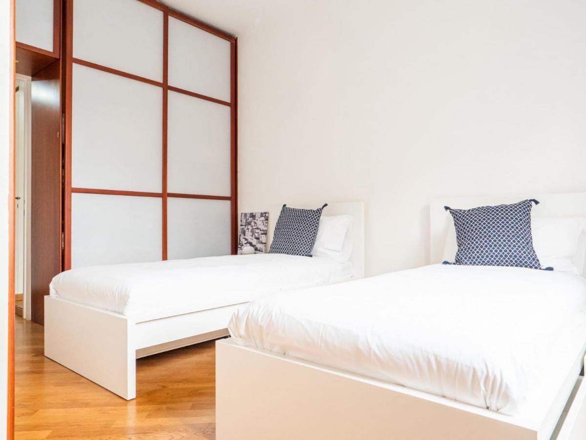 The Rent - Two-bedroom In Maciachini District Milano