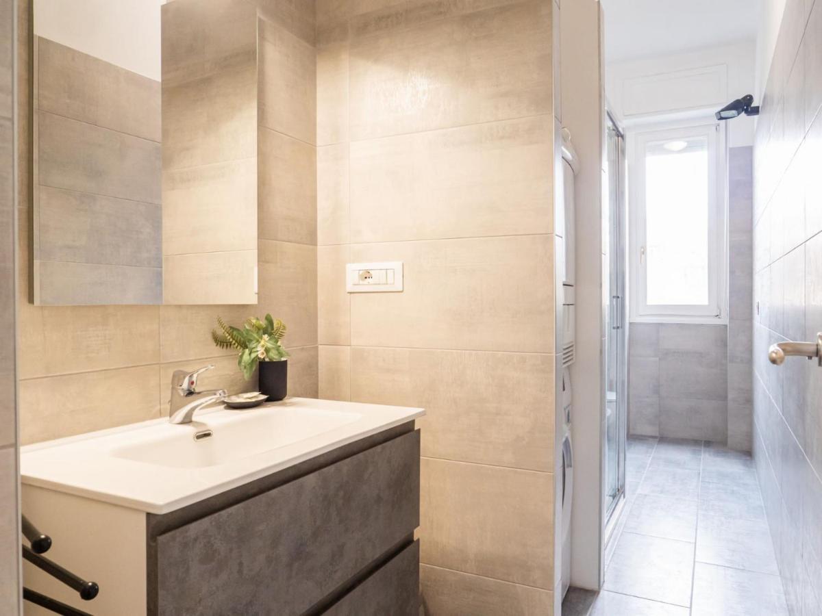 The Rent - Two-bedroom In Maciachini District Appartamento Milano